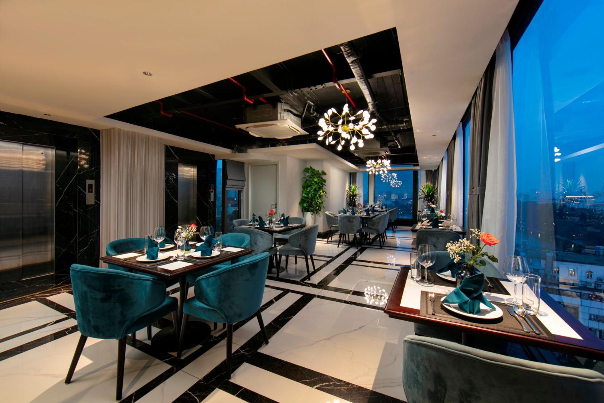 메이 드 빌 올드 쿼터 호텔 하노이 외부 사진 The 360 Restaurant