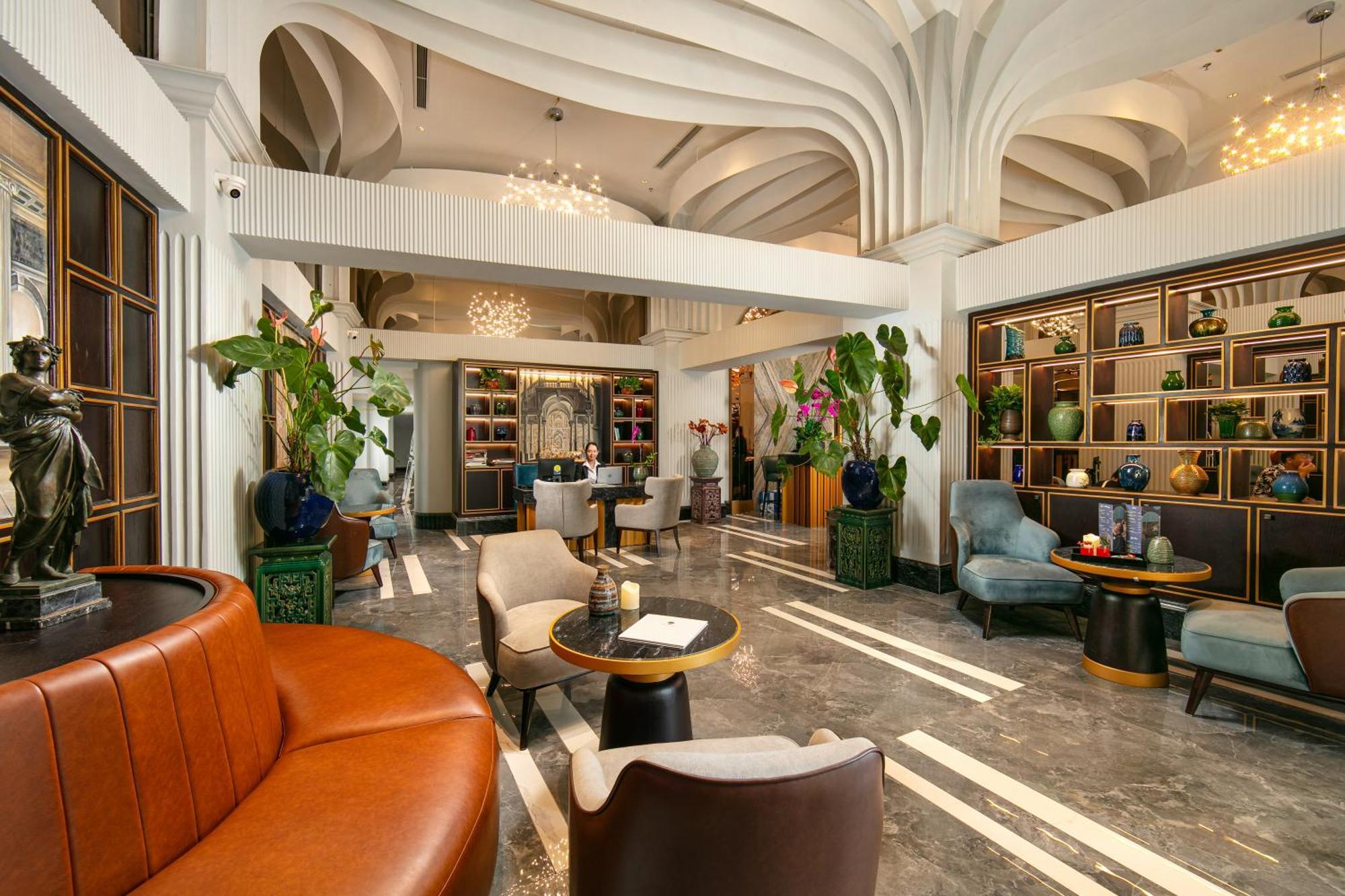 메이 드 빌 올드 쿼터 호텔 하노이 외부 사진 The lobby of the hotel