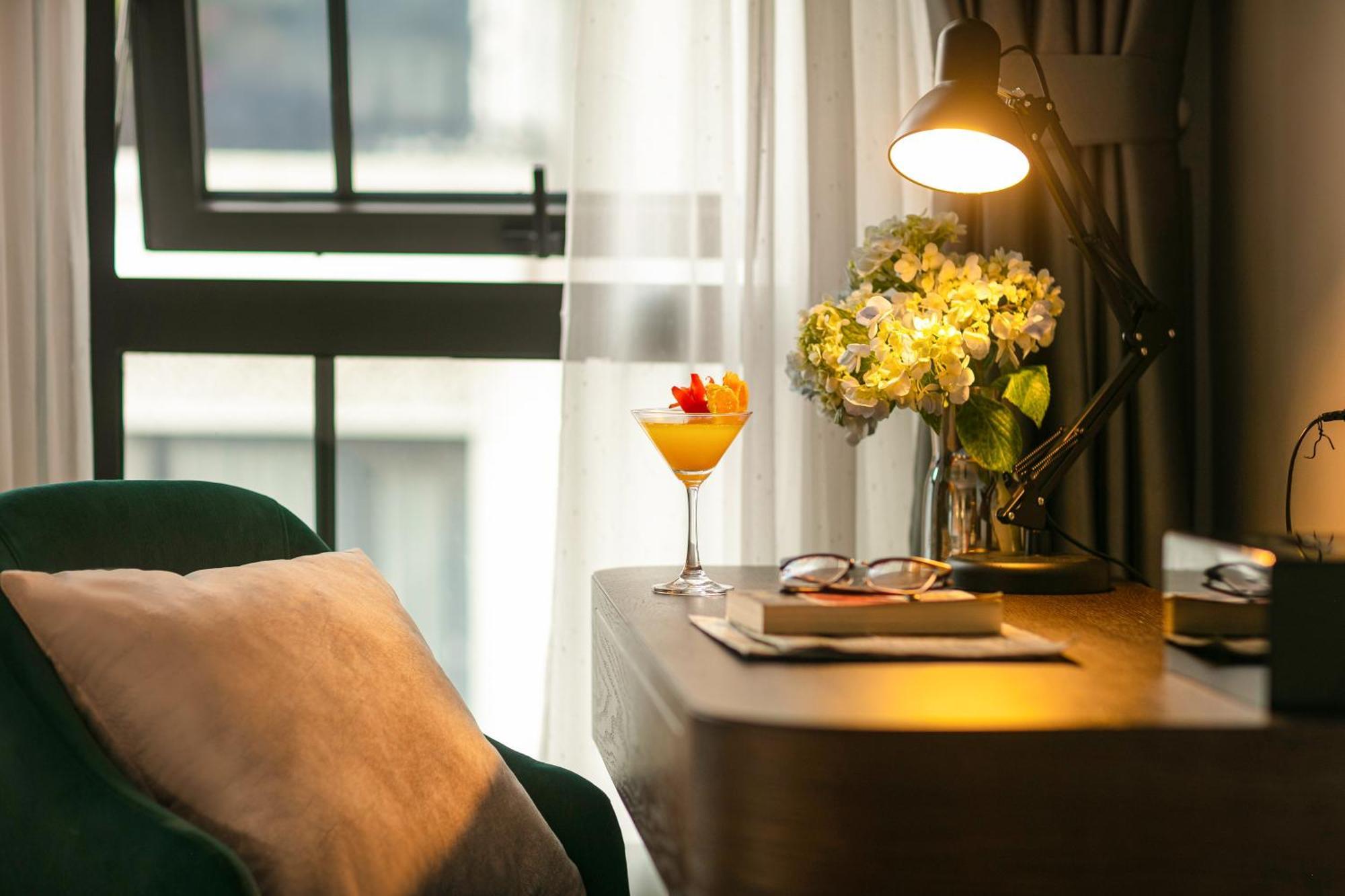 메이 드 빌 올드 쿼터 호텔 하노이 외부 사진 A room at the hotel