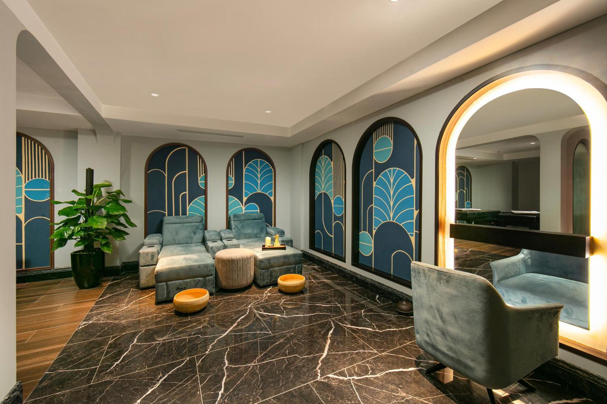 메이 드 빌 올드 쿼터 호텔 하노이 외부 사진 The lobby of the hotel