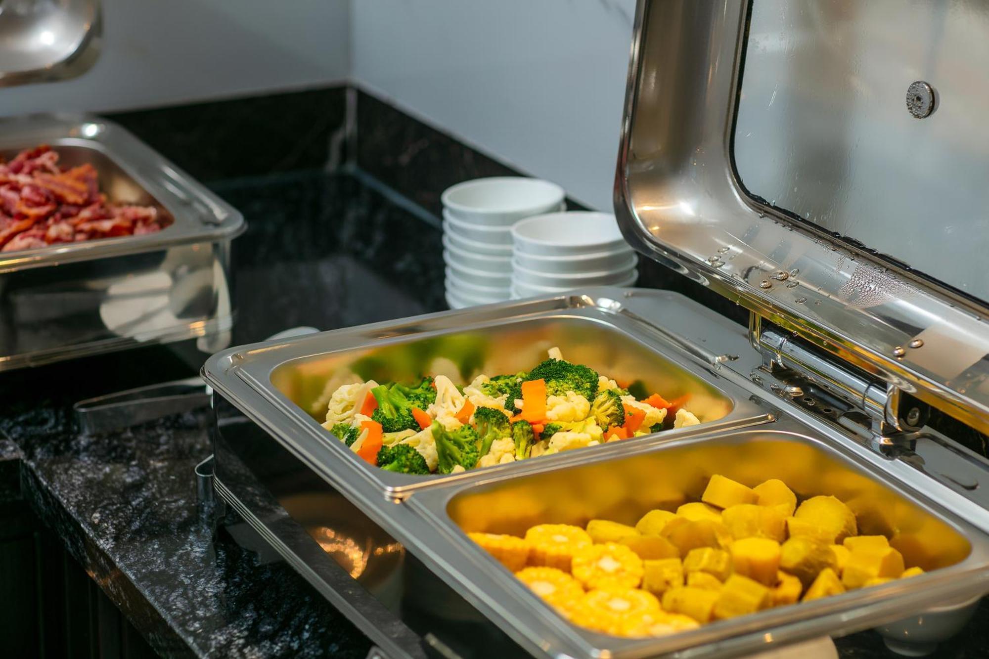 메이 드 빌 올드 쿼터 호텔 하노이 외부 사진 A chafing dish
